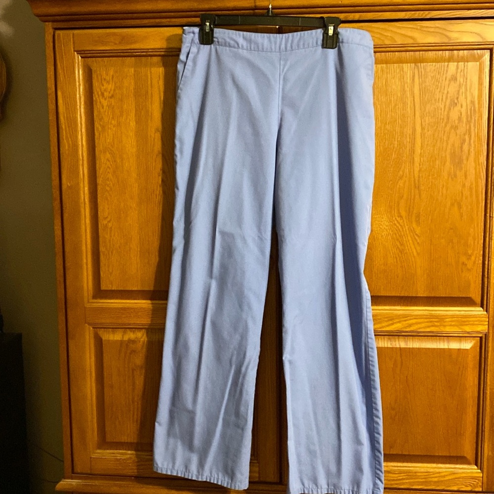 V Life Scrub Pants. Great condition.